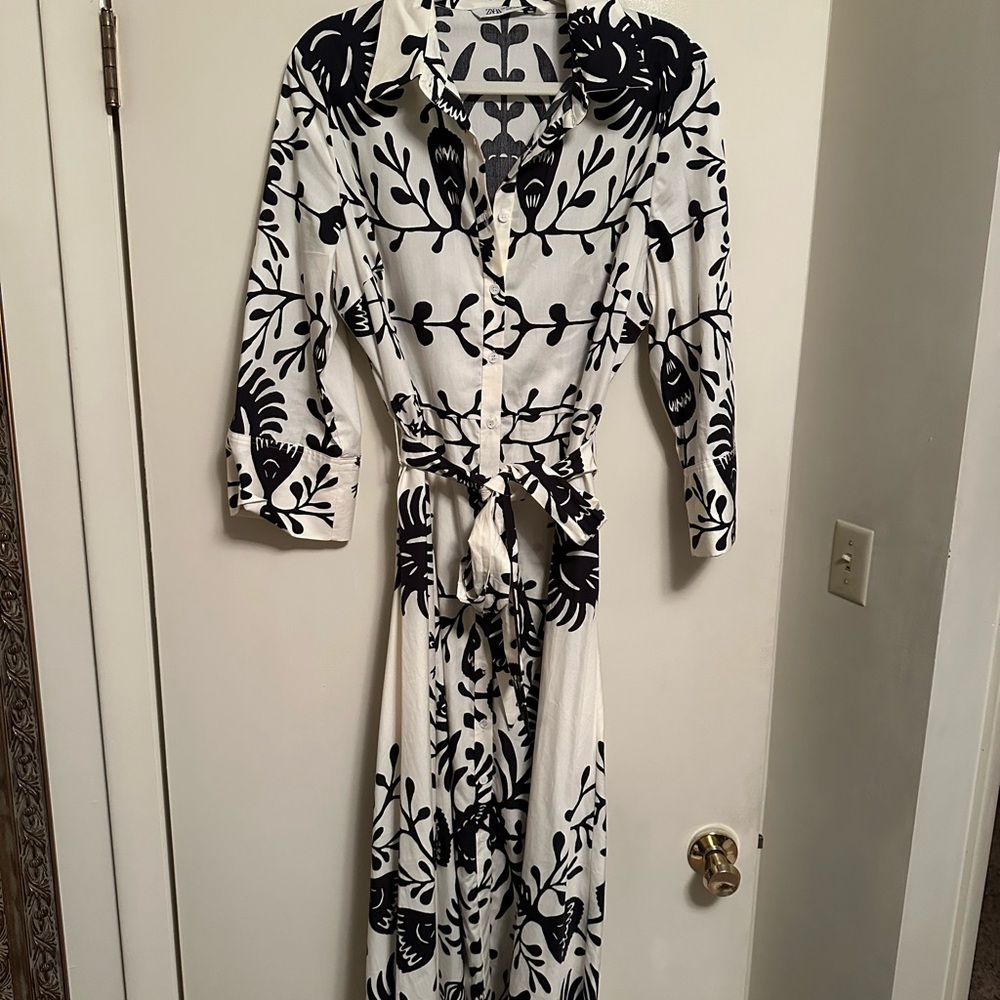 Zara Black and White Button Down Floral Midi Dress